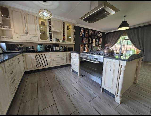 3 BEDROOM HOUSE FOR SALE IN THREE RIVERS PROPER